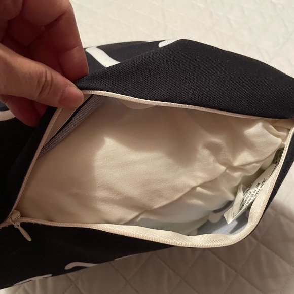 Unbranded pillow - Picture 4 of 4